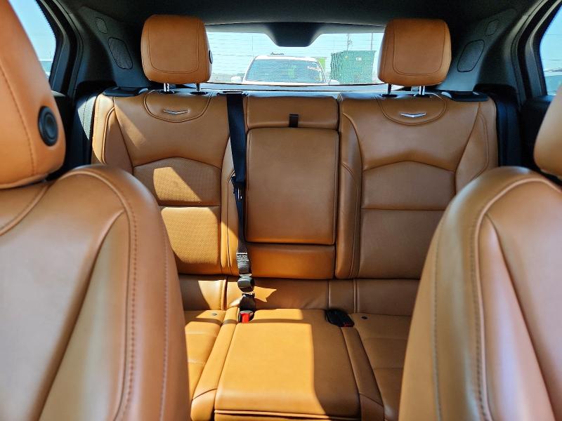 60522616 :رقم المزاد ، 1GYFZDR4XKF117639 vin ، 2019 Cadillac Xt4 مزاد بيع