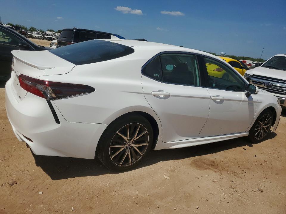 Продаж на аукціоні авто 2021 Toyota Camry, vin: 4T1G11AK1MU579205, номер лоту: 63350166