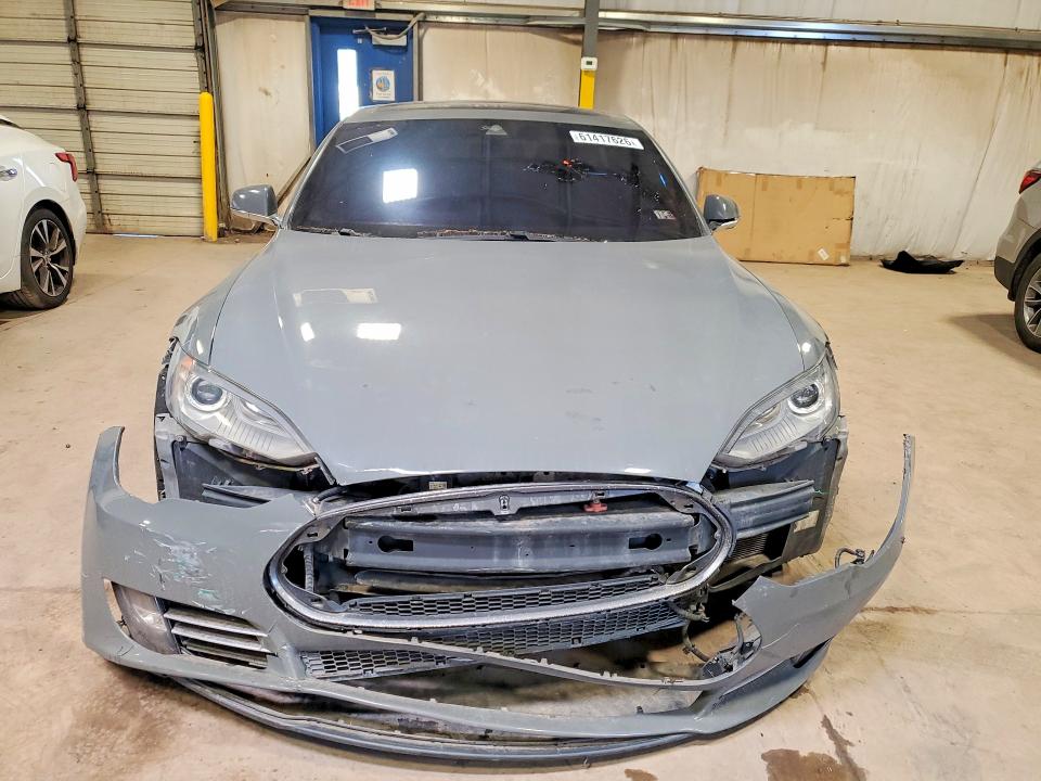 61417626 :رقم المزاد ، 5YJSA1S17EFP56290 vin ، 2014 Tesla Model S مزاد بيع
