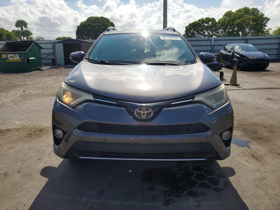 62133216 :رقم المزاد ، 2T3RFREV3JW749869 vin ، 2018 Toyota Rav4 مزاد بيع