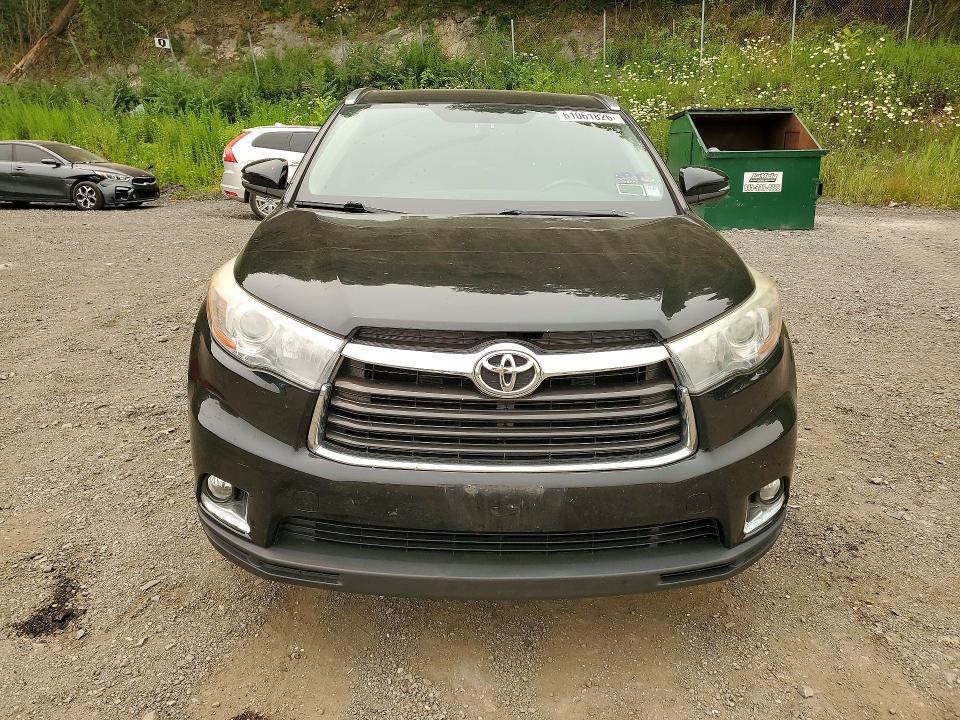 61061826 :رقم المزاد ، 5TDDKRFH2FS181976 vin ، 2015 Toyota Highlander مزاد بيع