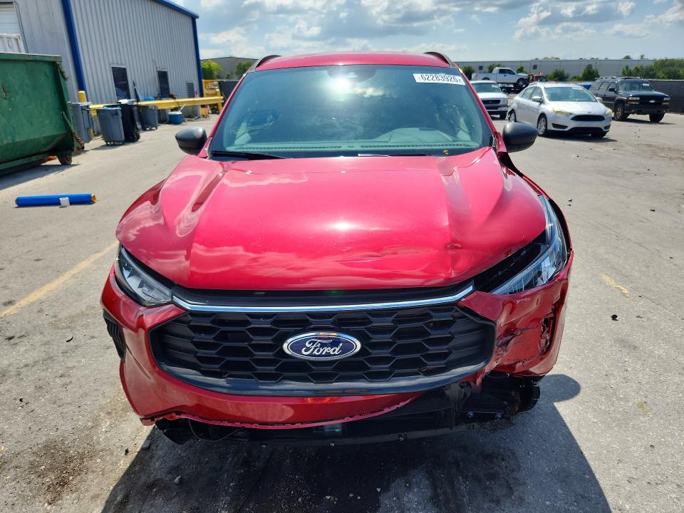62283926 :رقم المزاد ، 1FMCU0MN4PUA78447 vin ، 2023 Ford Escape مزاد بيع