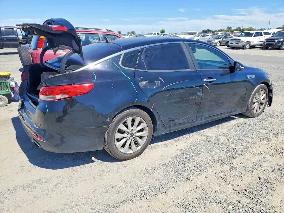Продажа на аукционе авто 2016 Kia Optima, vin: 5XXGU4L30GG033623, номер лота: 60181776