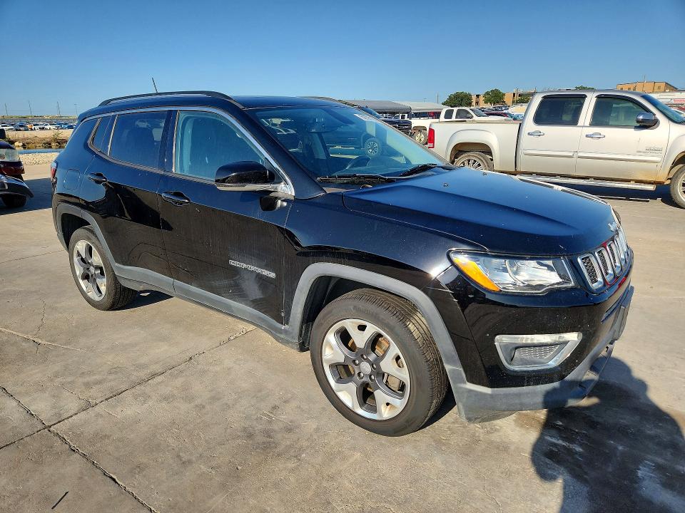 59795156 :رقم المزاد ، 3C4NJDCB4JT435390 vin ، 2018 Jeep Compass مزاد بيع
