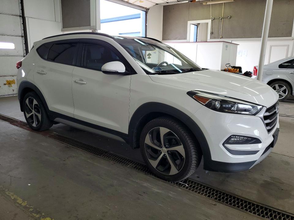 61589466 :رقم المزاد ، KM8J3CA22JU690692 vin ، 2018 Hyundai Tucson مزاد بيع