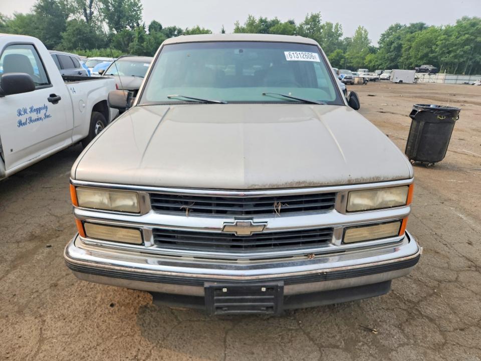 61312606 :رقم المزاد ، 3GNEC16R3XG143255 vin ، 1999 Chevrolet Suburban مزاد بيع