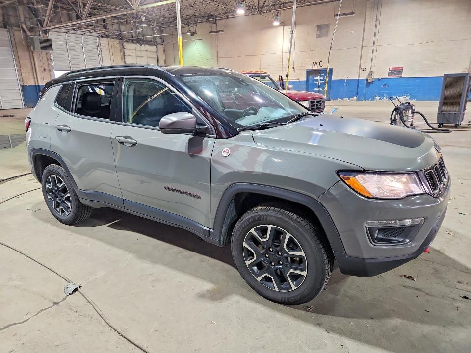 61426176 :رقم المزاد ، 3C4NJDDB4MT598317 vin ، 2021 Jeep Compass مزاد بيع