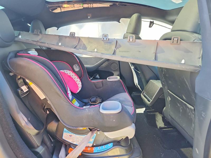 60131106 :رقم المزاد ، 7SAYGDEE4TF580145 vin ، 2026 Tesla Model Y مزاد بيع