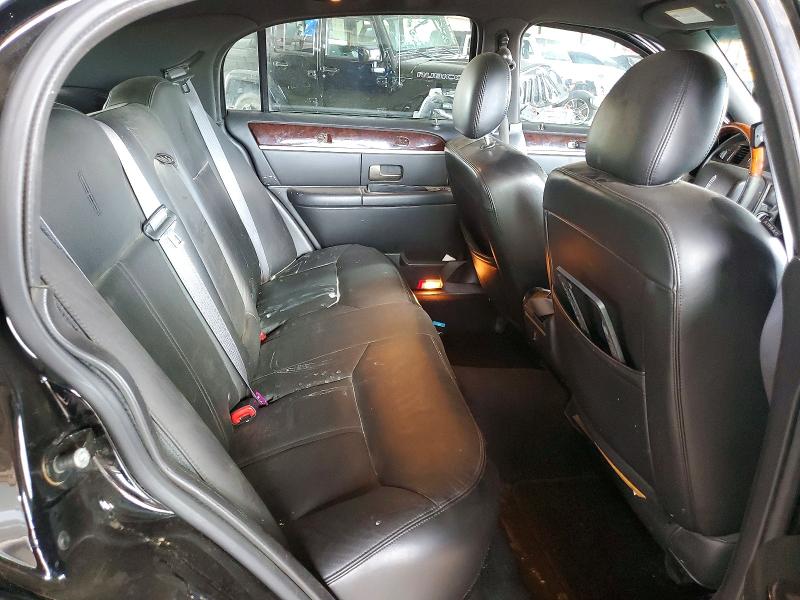 62626196 :رقم المزاد ، 2LNHM82V09X610697 vin ، 2009 Lincoln Town Car مزاد بيع