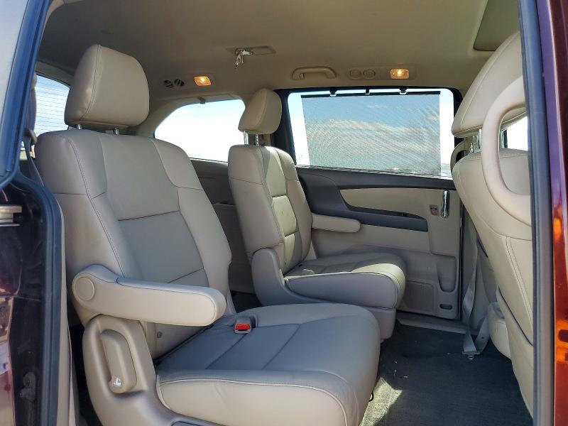 62116586 :رقم المزاد ، 5FNRL5H67FB005761 vin ، 2015 Honda Odyssey مزاد بيع