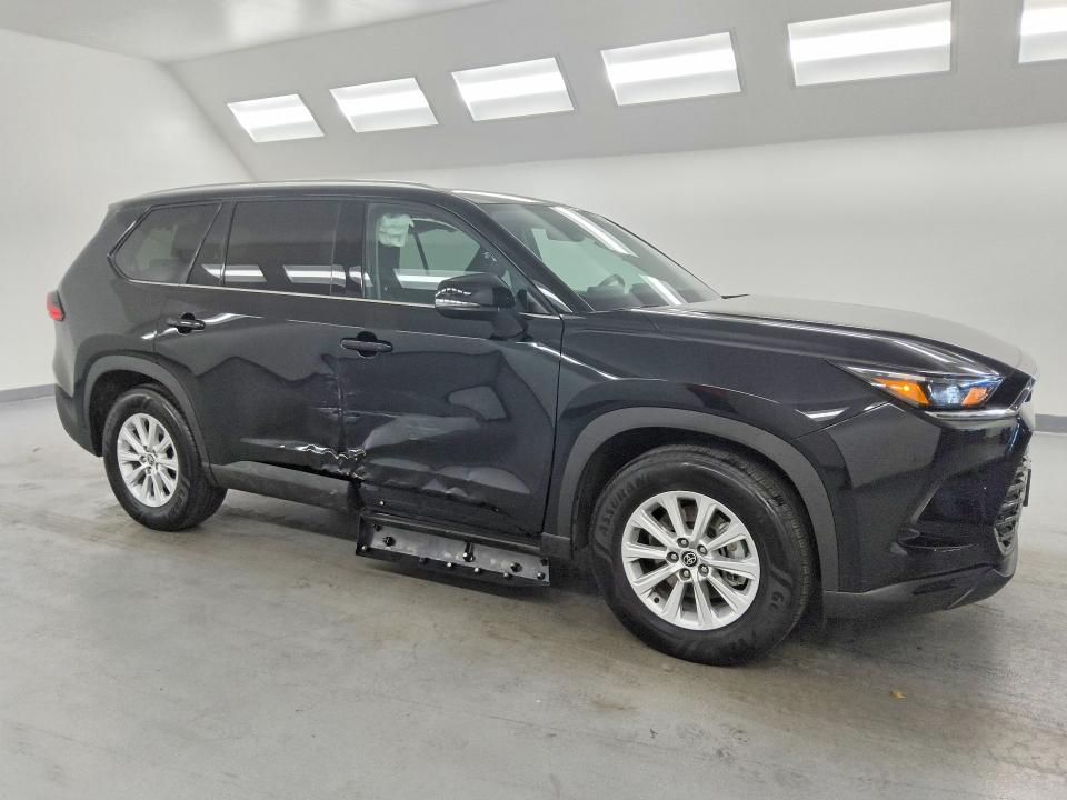 60185526 :رقم المزاد ، 5TDAAAA57TS040871 vin ، 2026 Toyota Grand Highlander مزاد بيع