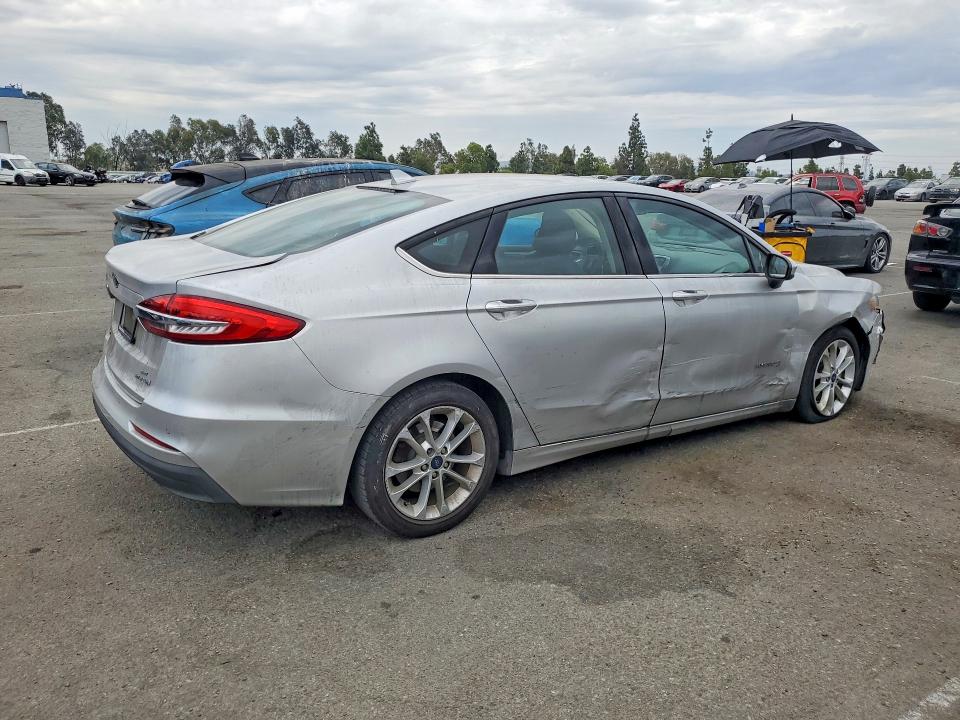 Продажа на аукционе авто 2019 Ford Fusion, vin: 3FA6P0LU4KR119568, номер лота: 61609166