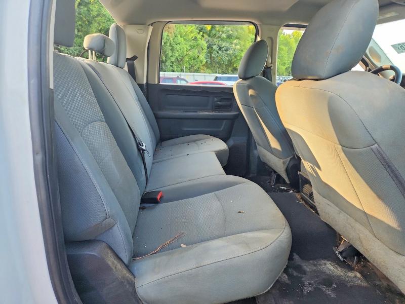 62059276 :رقم المزاد ، 3C6UR5CL2JG290126 vin ، 2018 Ram 2500 مزاد بيع