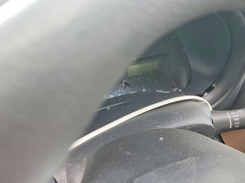61742206 :رقم المزاد ، 3N1CN7AP4JL843273 vin ، 2018 Nissan Versa مزاد بيع