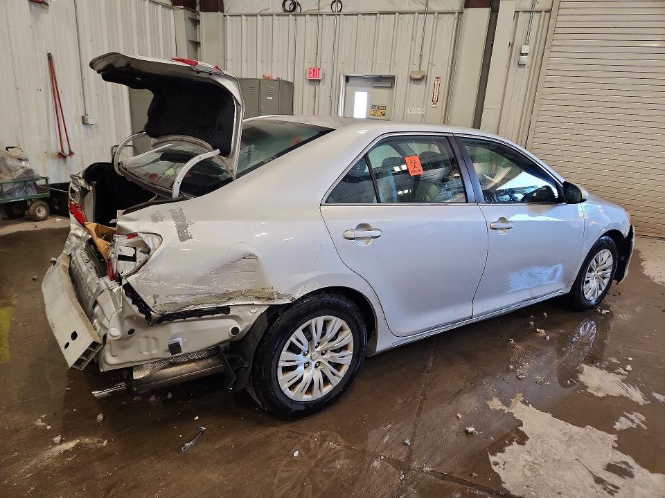 2014 Toyota Camry მანქანა იყიდება აუქციონზე, vin: 4T4BF1FKXER380147, აუქციონის ნომერი: 62720636
