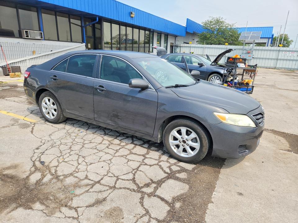 62645816 :رقم المزاد ، 4T1BF3EK3BU587661 vin ، 2011 Toyota Camry مزاد بيع