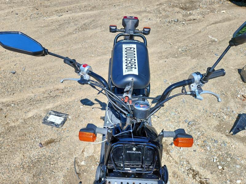 60005956 :رقم المزاد ، JH2AF5815HK504323 vin ، 2017 Honda Nps50 مزاد بيع