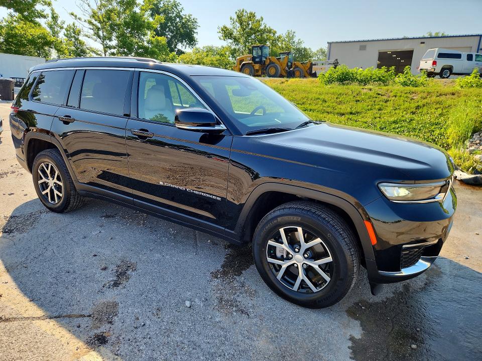 Продажа на аукционе авто 2024 Jeep Grand Cherokee, vin: 1C4RJKBG7R8921219, номер лота: 58261256