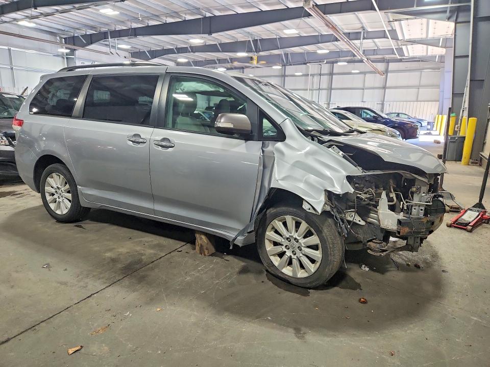 2013 Toyota Sienna მანქანა იყიდება აუქციონზე, vin: 5TDDK3DC0DS055486, აუქციონის ნომერი: 55948636
