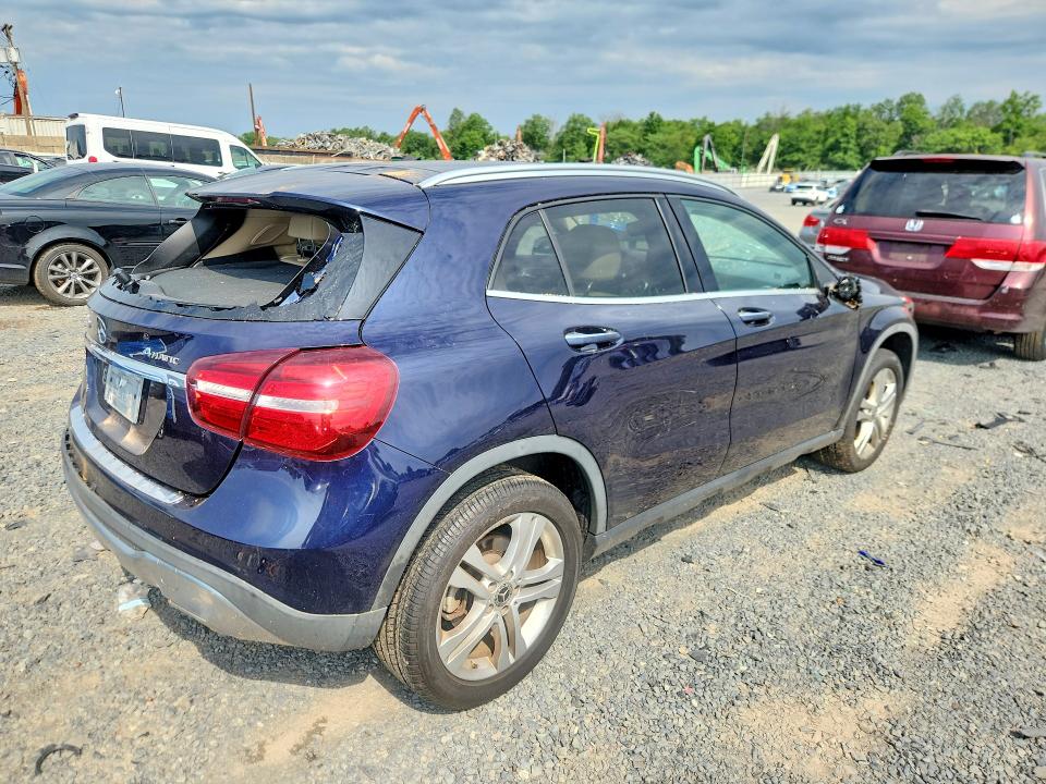 60597686 :رقم المزاد ، WDCTG4GBXKJ579769 vin ، 2019 Mercedes-benz Gla مزاد بيع