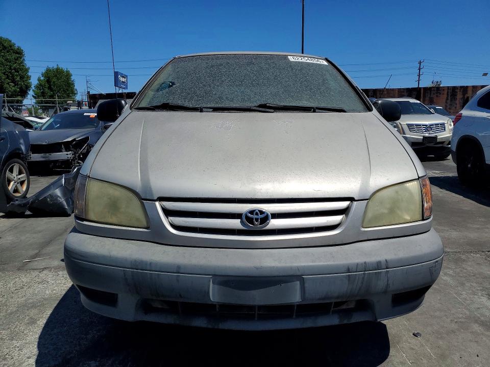 62254856 :رقم المزاد ، 4T3ZF19C41U374598 vin ، 2001 Toyota Sienna مزاد بيع