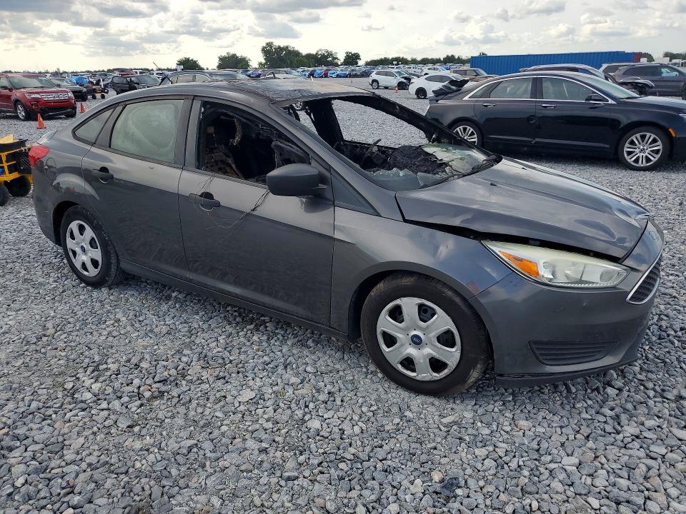 60113446 :رقم المزاد ، 1FADP3E26FL271313 vin ، 2015 Ford Focus مزاد بيع