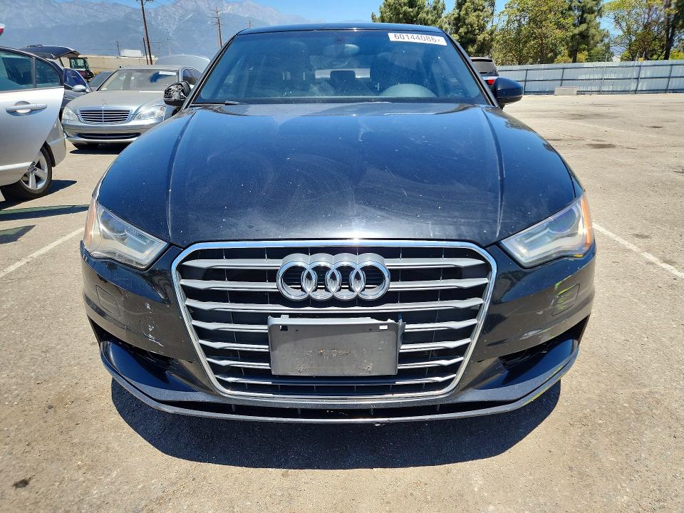 60144086 :رقم المزاد ، WAUACGFF3F1014667 vin ، 2015 Audi A3 مزاد بيع