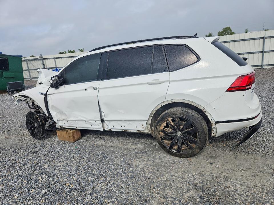 62304526 :رقم المزاد ، 3VV3B7AX6MM074667 vin ، 2021 Volkswagen Tiguan مزاد بيع