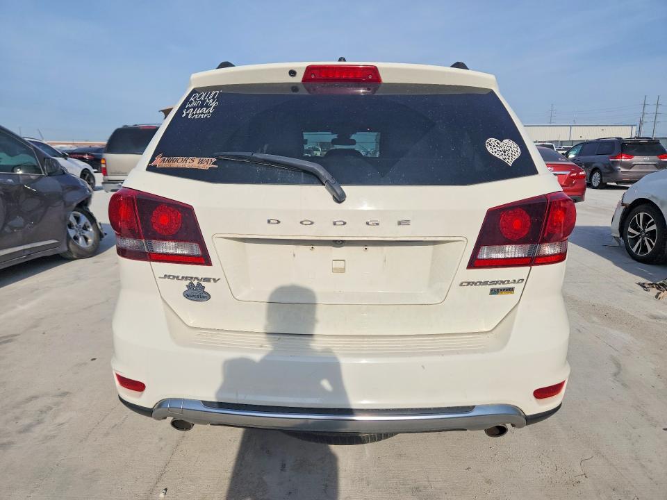 62330946 :رقم المزاد ، 3C4PDCGG6JT513457 vin ، 2018 Dodge Journey مزاد بيع