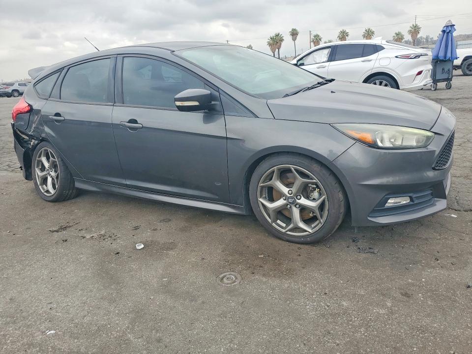 2017 Ford Focus მანქანა იყიდება აუქციონზე, vin: 1FADP3L91HL266992, აუქციონის ნომერი: 58294636