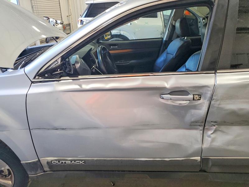 61388256 :رقم المزاد ، 4S4BRDMC2E2278464 vin ، 2014 Subaru Outback مزاد بيع