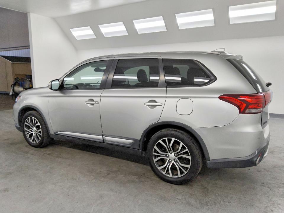 59332176 :رقم المزاد ، JA4AD3A37JJ003793 vin ، 2018 Mitsubishi Outlander مزاد بيع
