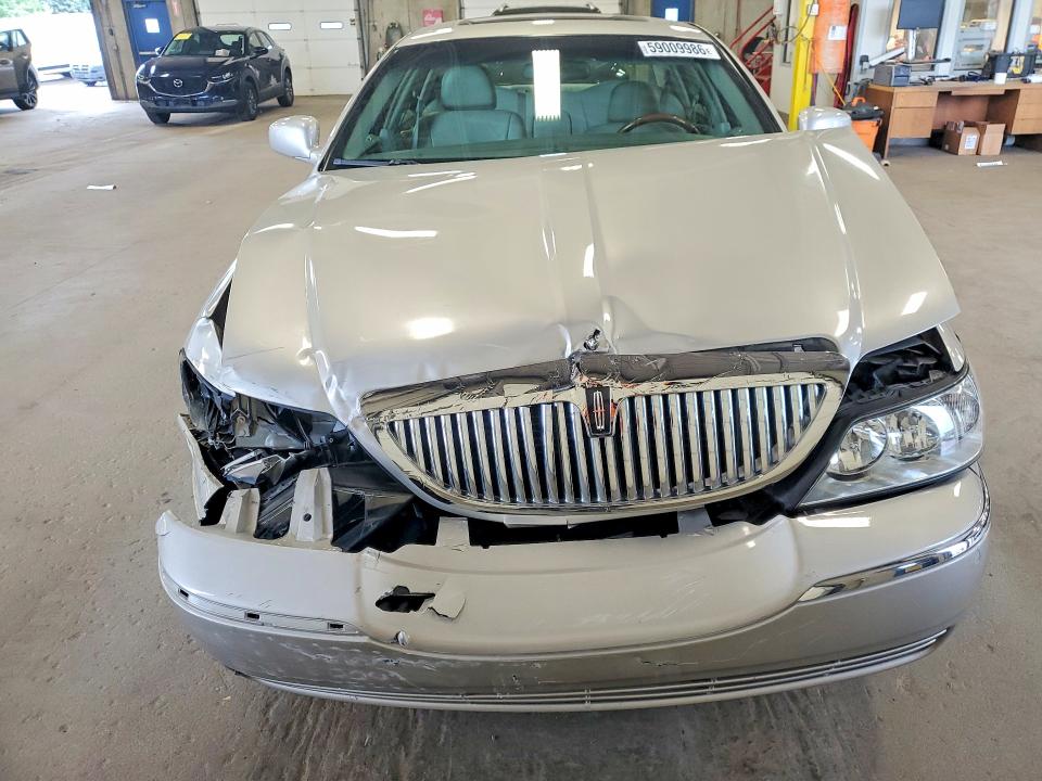 Aukcja sprzedaży 2004 Lincoln Town Car, vin: 1LNHM83W24Y621135, numer aukcji: 59009986