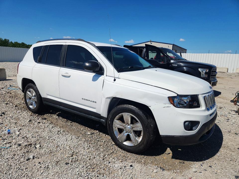 60864976 :رقم المزاد ، 1C4NJCBB9ED666924 vin ، 2014 Jeep Compass مزاد بيع