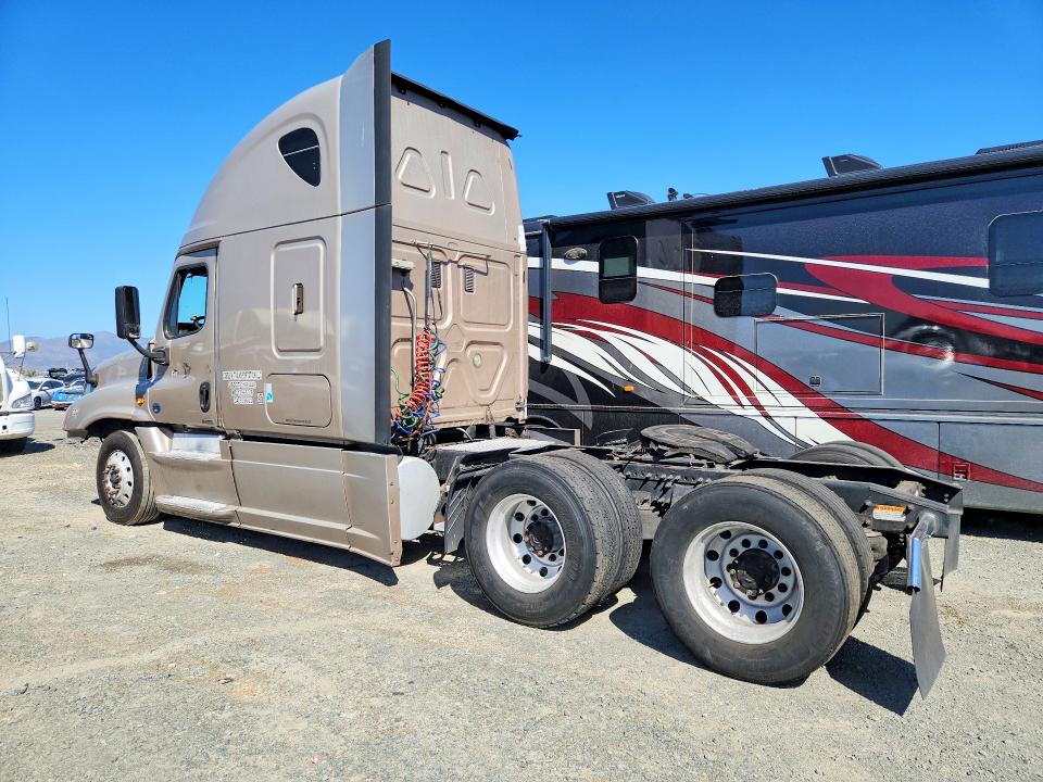 2015 Freightliner Cascadia მანქანა იყიდება აუქციონზე, vin: 3AKJGLD53FSBT5505, აუქციონის ნომერი: 62479146
