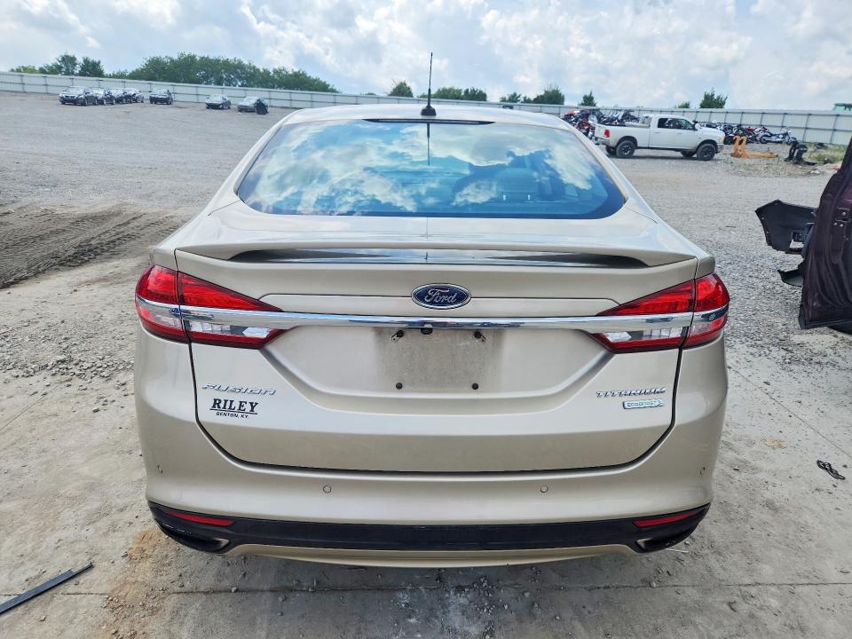 60452986 :رقم المزاد ، 3FA6P0K99HR124643 vin ، 2017 Ford Fusion مزاد بيع