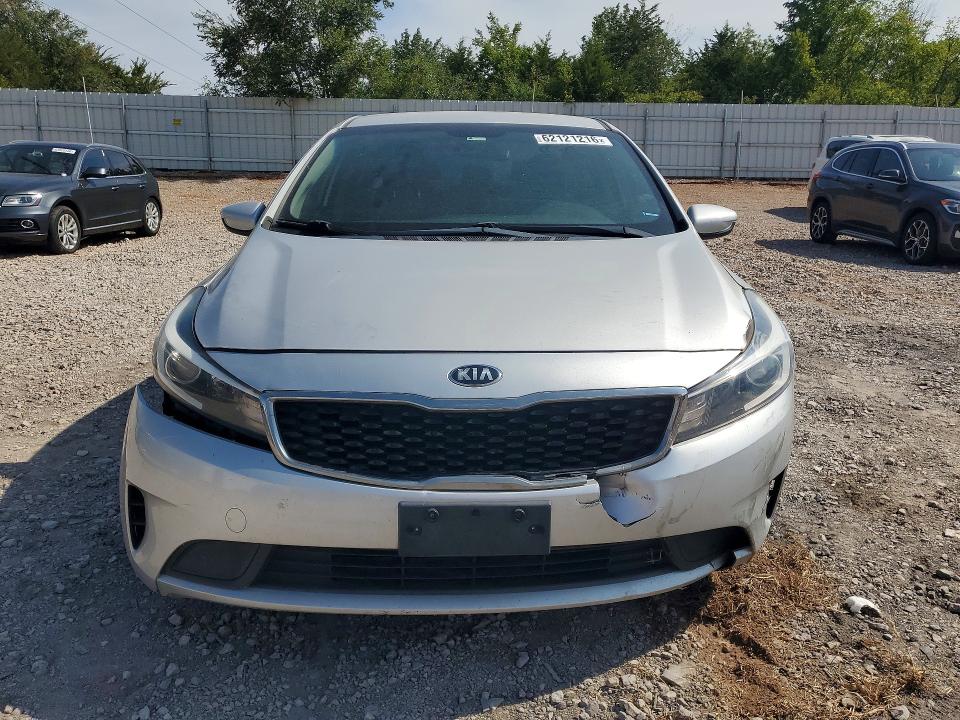 62121216 :رقم المزاد ، 3KPFL4A7XJE249936 vin ، 2018 Kia Forte مزاد بيع