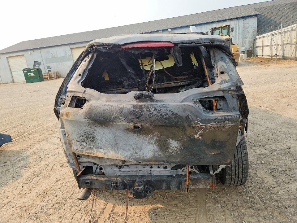 Продаж на аукціоні авто 2015 Jeep Cherokee, vin: 1C4PJMCB3FW563601, номер лоту: 62131176