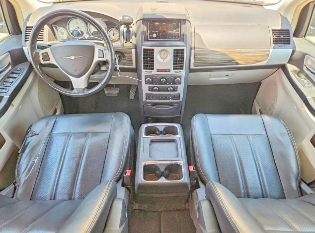 2010 Chrysler Town & Country მანქანა იყიდება აუქციონზე, vin: 2A4RR5DX3AR286025, აუქციონის ნომერი: 60312746