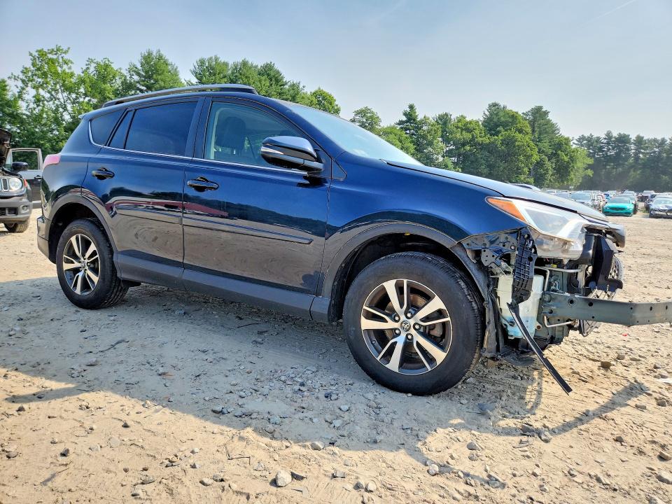 2018 Toyota Rav4 მანქანა იყიდება აუქციონზე, vin: JTMRFREV8JJ250631, აუქციონის ნომერი: 60845186