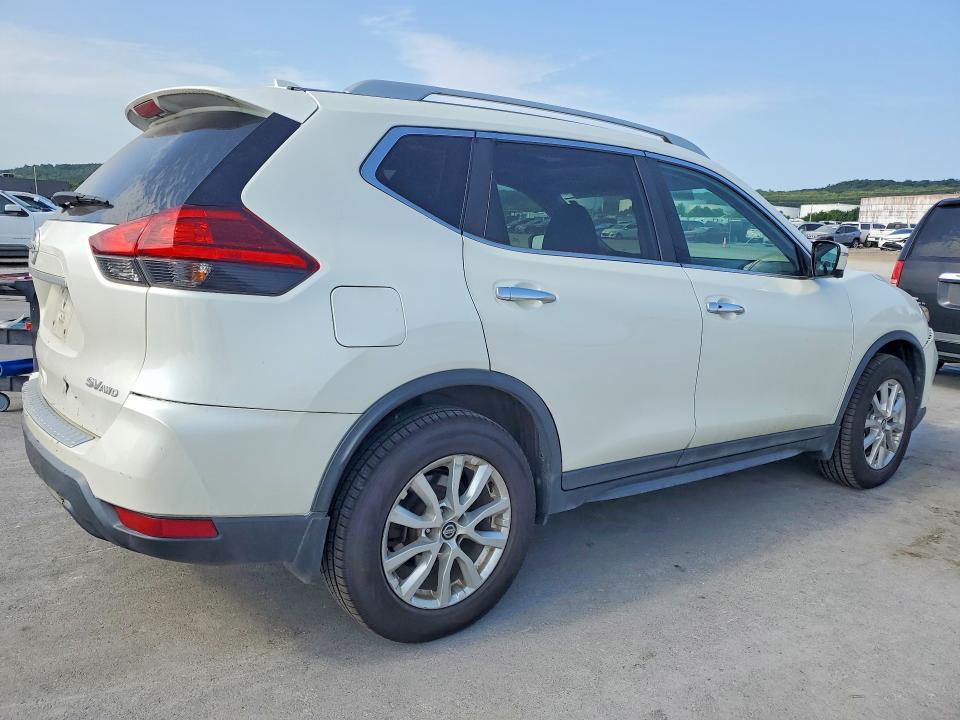 2017 Nissan Rogue მანქანა იყიდება აუქციონზე, vin: 5N1AT2MV4HC767790, აუქციონის ნომერი: 62540106