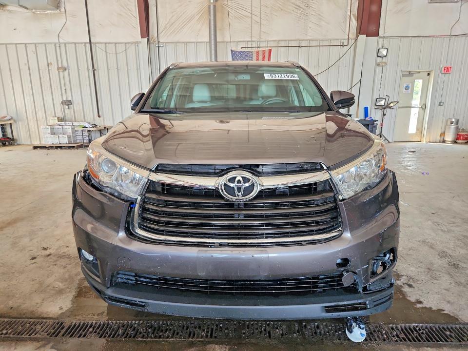 63122936 :رقم المزاد ، 5TDJKRFH2GS313655 vin ، 2016 Toyota Highlander مزاد بيع