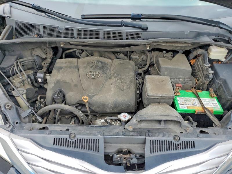62095796 :رقم المزاد ، 5TDDZ3DC7HS174282 vin ، 2017 Toyota Sienna مزاد بيع