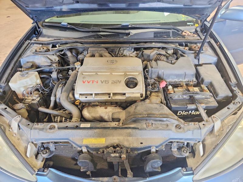 60503226 :رقم المزاد ، 4T1BF32KX4U587907 vin ، 2004 Toyota Camry مزاد بيع