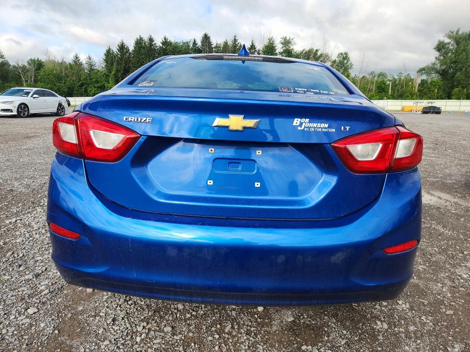 61979156 :رقم المزاد ، 1G1BE5SM2J7194748 vin ، 2018 Chevrolet Cruze مزاد بيع