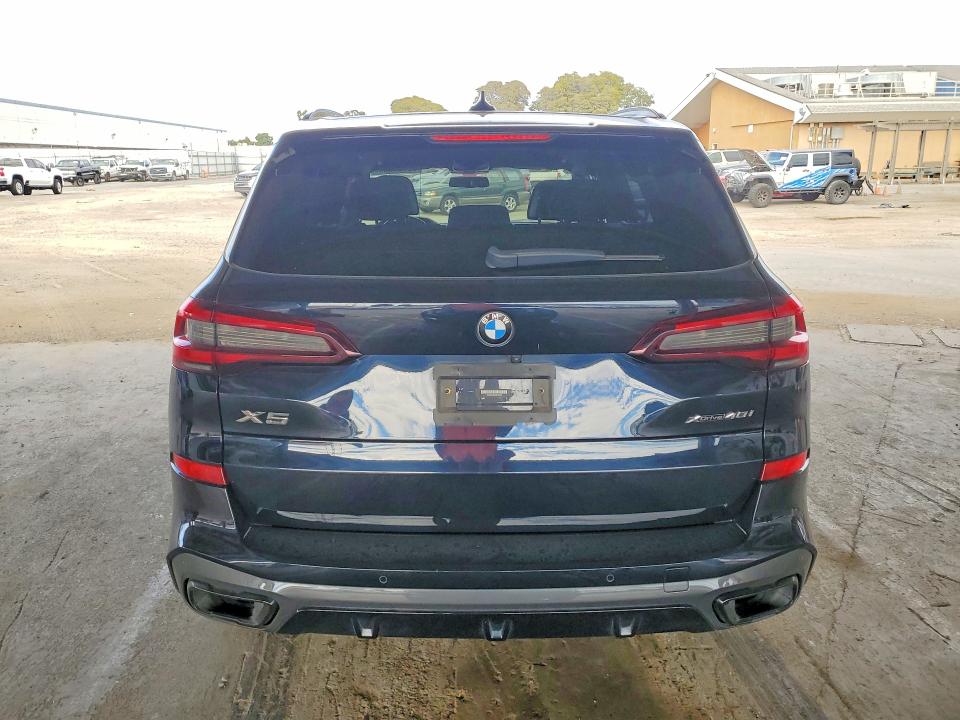 62158896 :رقم المزاد ، 5UXCR6C00N9L56399 vin ، 2022 Bmw X5 مزاد بيع