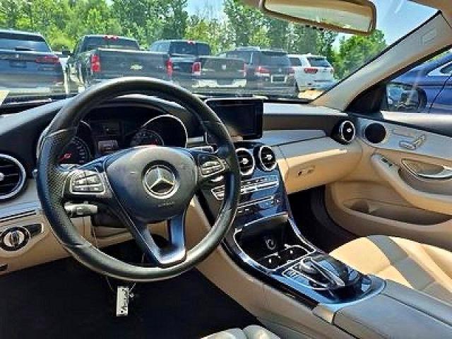 Продажа на аукционе авто 2017 Mercedes-benz C, vin: 55SWF4KBXHU216920, номер лота: 63327456