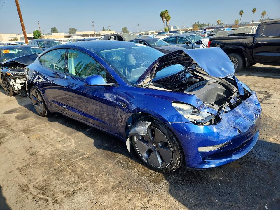 Продажа на аукционе авто 2022 Tesla Model 3, vin: 5YJ3E1EB8NF261271, номер лота: 63012766