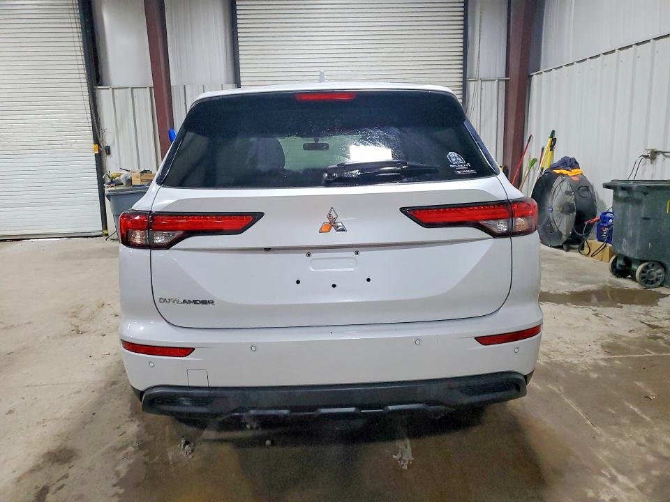 60250806 :رقم المزاد ، JA4J4TA87NZ040832 vin ، 2022 Mitsubishi Outlander مزاد بيع
