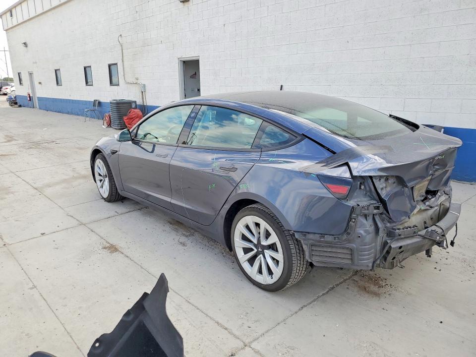 61361906 :رقم المزاد ، 5YJ3E1EA7NF372482 vin ، 2022 Tesla Model 3 مزاد بيع